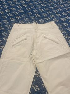 Ladies Stylish trousers With zip Pockets, Size S