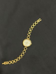 Elegant Gold Women&#39;s Watch