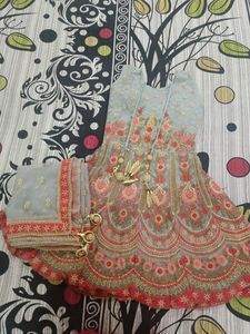 Puplum Style Top And Sharara