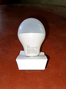 9 W Goldmedal Wow LED Bulb, Warm White