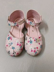 Perfect Fit 5 Years Sandal Used Twice