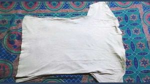 T-shirts for women and man ll next level vintage c