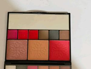 HILARYRAHODA&#39;S EYEKIT