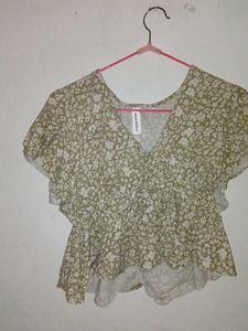 Floral Print Ruffle Top