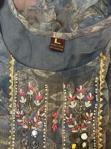 L Size Kurta Set With Work In Front