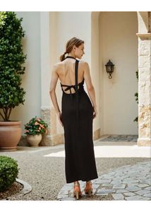Chic Black One-Shoulder Dress