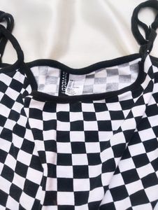 Divided By H&amp;M Crop Top sale🔥