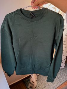 H&amp;M Forest Green Crewneck Sweatshirt