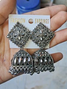 Combo of 4 jhumke with freebies 1 ring &amp; scruchie
