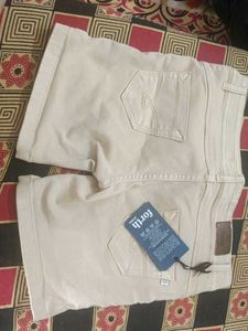 Classic Beige Shorts