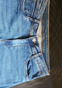 PUSH-UP JEANS (Silhouette Contouring Colors)