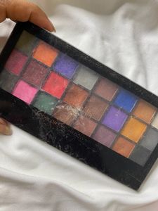 Multicoloured Eye Shadow Palette