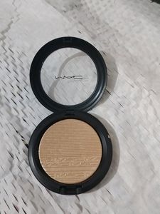 M.A.C dimensions skinfinish highlighter