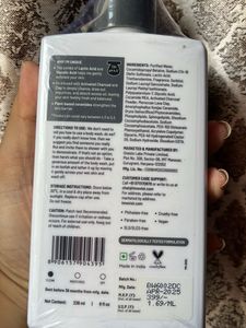 DEEP CLEANSING BODY WASH 🩶