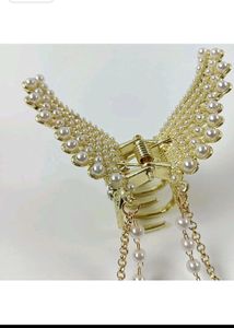 Price Drop Korean Pearl Hair Clip/Butterfly/Clutch