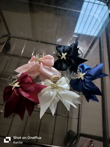 Beautiful bow clutures