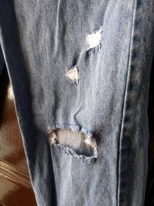 loose fit straight blue jeans