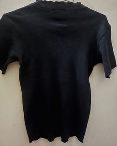 24hr Sale 🔥H&amp;M Black Crop To