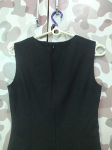 Black Sleeveless Dress