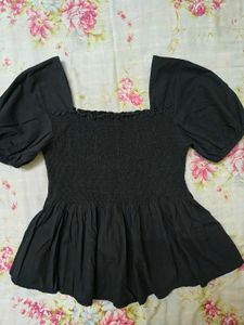 Korean Black Puff Sleeve Top