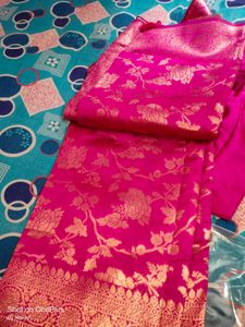 New Beautiful Saree With Blouse