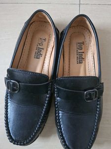 Top India Black Loafers
