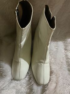 Y2k 💕White Leather patent Ankle Boots