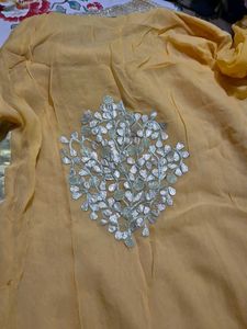 very pretty print zari work kurti