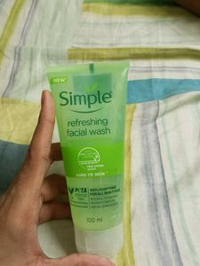 Simple Refreshing Facial Wash