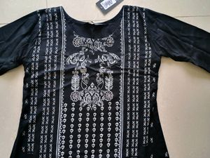 Beautiful Unused Black Colur Top For Sale