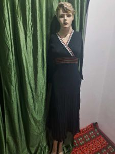 Elegant Black Midi Dress
