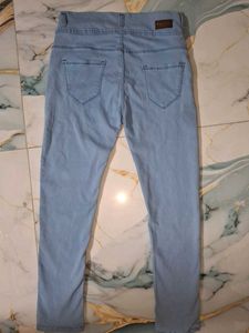 Light Wash High-Waisted Jeans