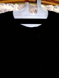 black unisex t-shirt