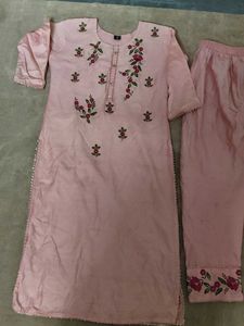 with dupatta its has medium size