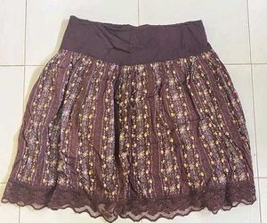 Adorable Vintage Brown Skirt – Soft, Flowy &amp; Timel