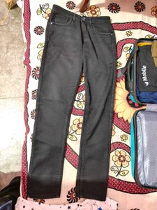 jeans of black 🖤 colour