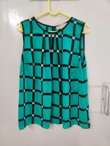 Sleeveless Top Apt For Summers
