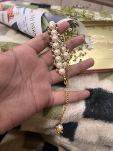Pearl bracelet