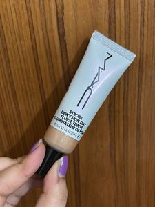 MAC strobe Skin tint
