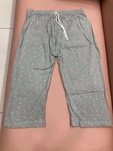 Floral Print Capri Pants