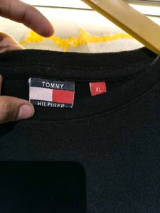 Authentic Tommy Hilfiger Sweater