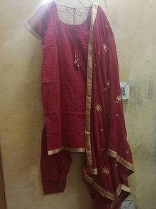 Women&#39;s Maroon salwar Suit Dupatta