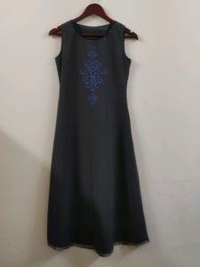 Cutsleeves Embroidered Kurta