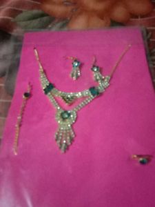 Elegant Floral Jewelry Set