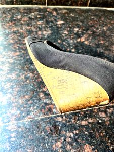 Black Wedges