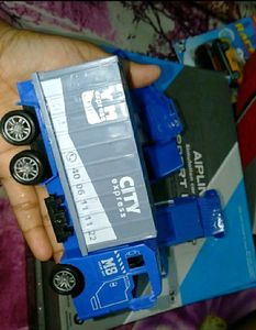 Neon Pen + 1 Blue Car