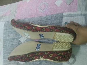 Ethnic Maroon Jutti Shoes