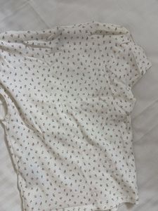 H&amp;M Cute Floral Square Neck Crop Top