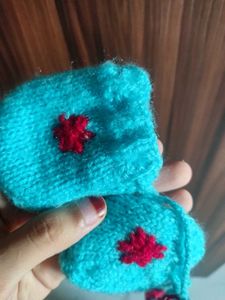 Woollen Crocheted Mittens