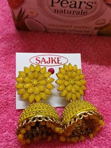 Yellow Earing